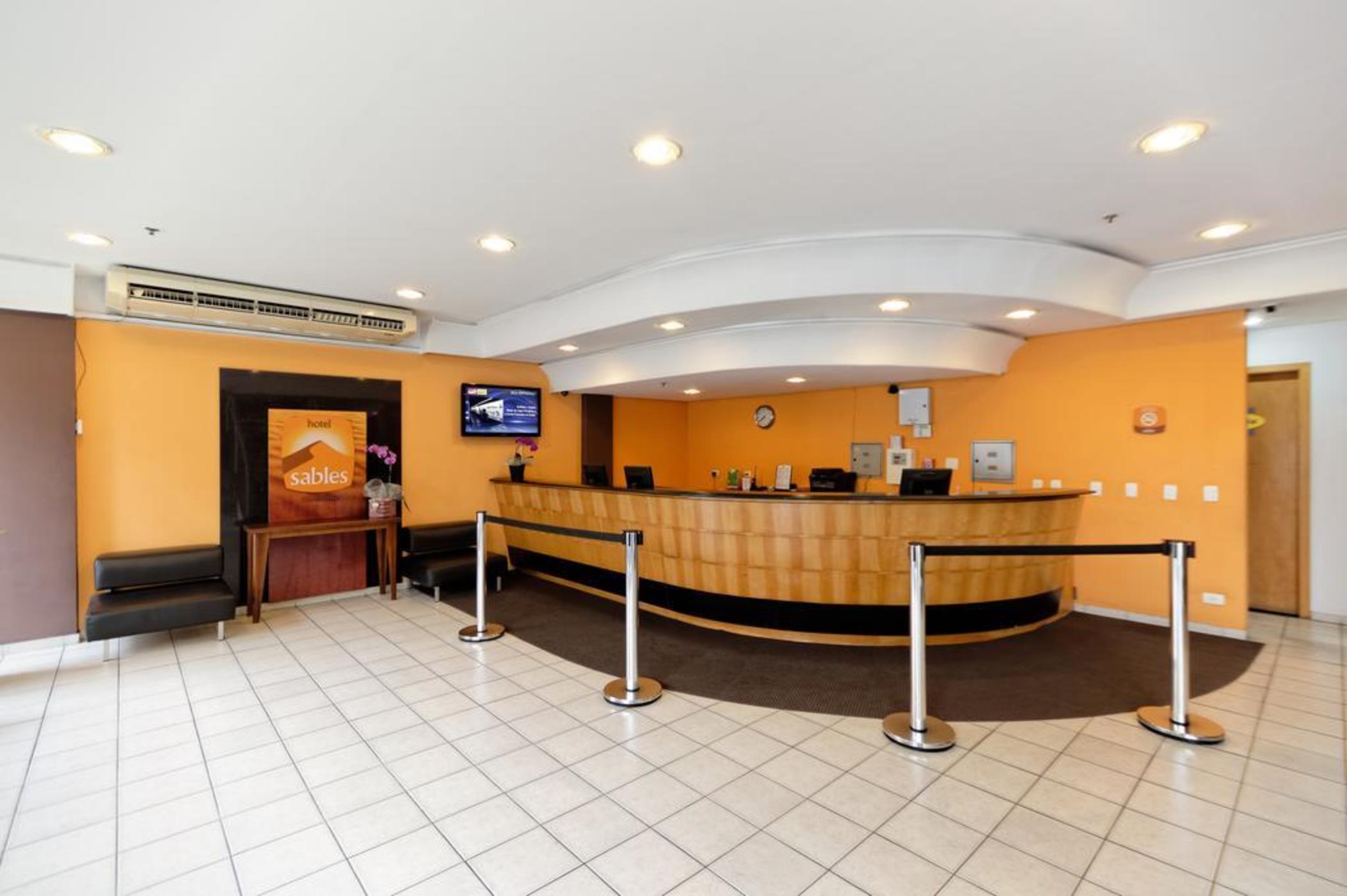 Sables Hotel กัวรูยุส ภายนอก รูปภาพ