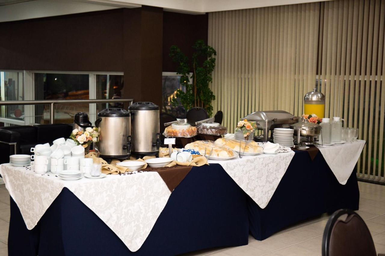 Sables Hotel กัวรูยุส ภายนอก รูปภาพ