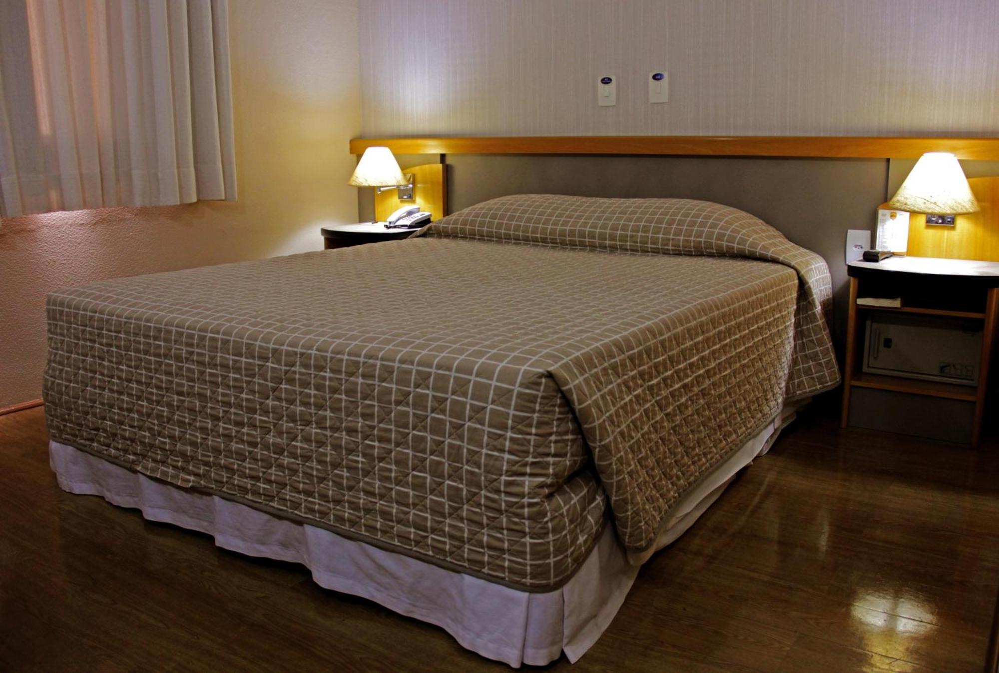 Sables Hotel กัวรูยุส ภายนอก รูปภาพ
