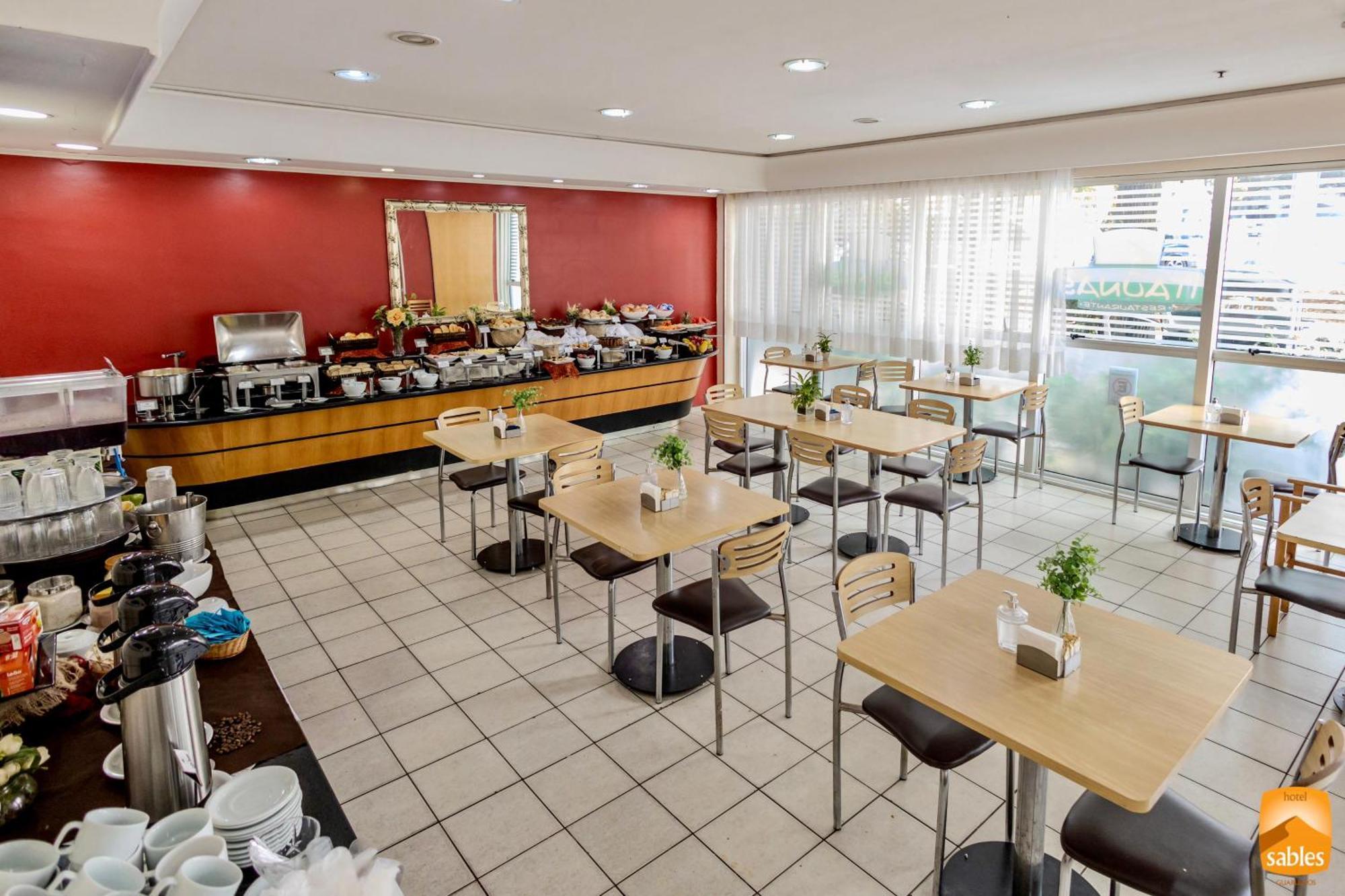 Sables Hotel กัวรูยุส ภายนอก รูปภาพ