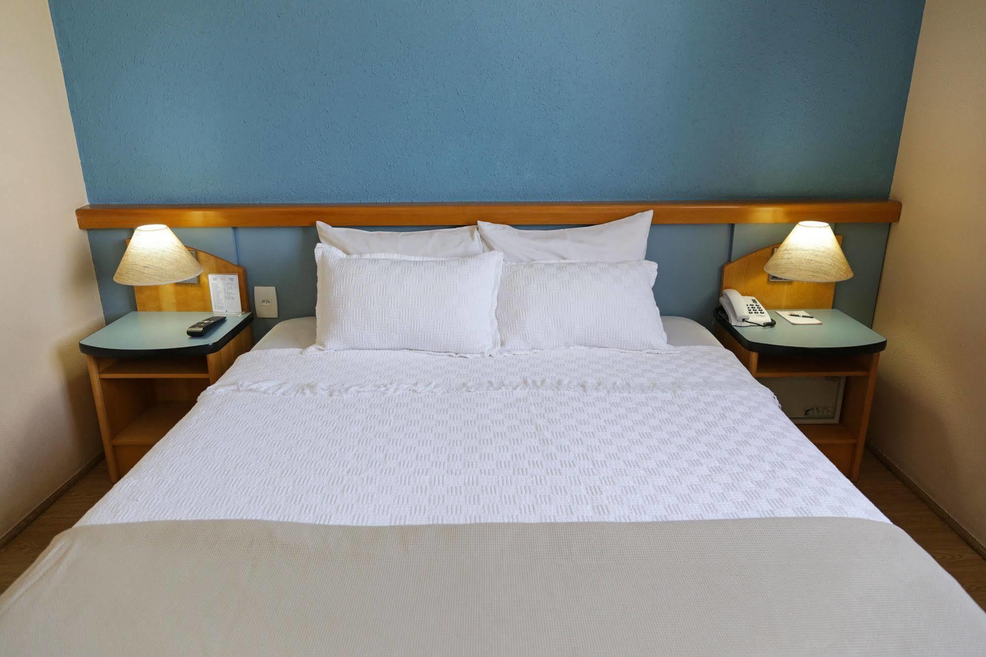 Sables Hotel กัวรูยุส ภายนอก รูปภาพ
