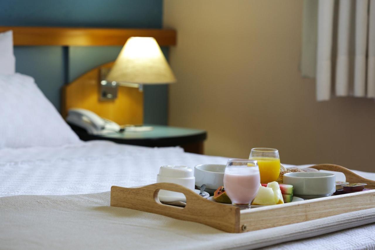 Sables Hotel กัวรูยุส ภายนอก รูปภาพ